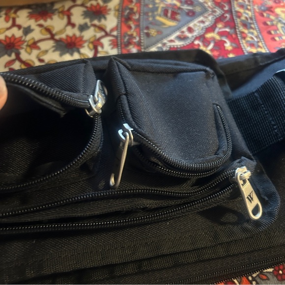 3 for $20 ARTISTS FANNY PACK - Picture 4 of 7